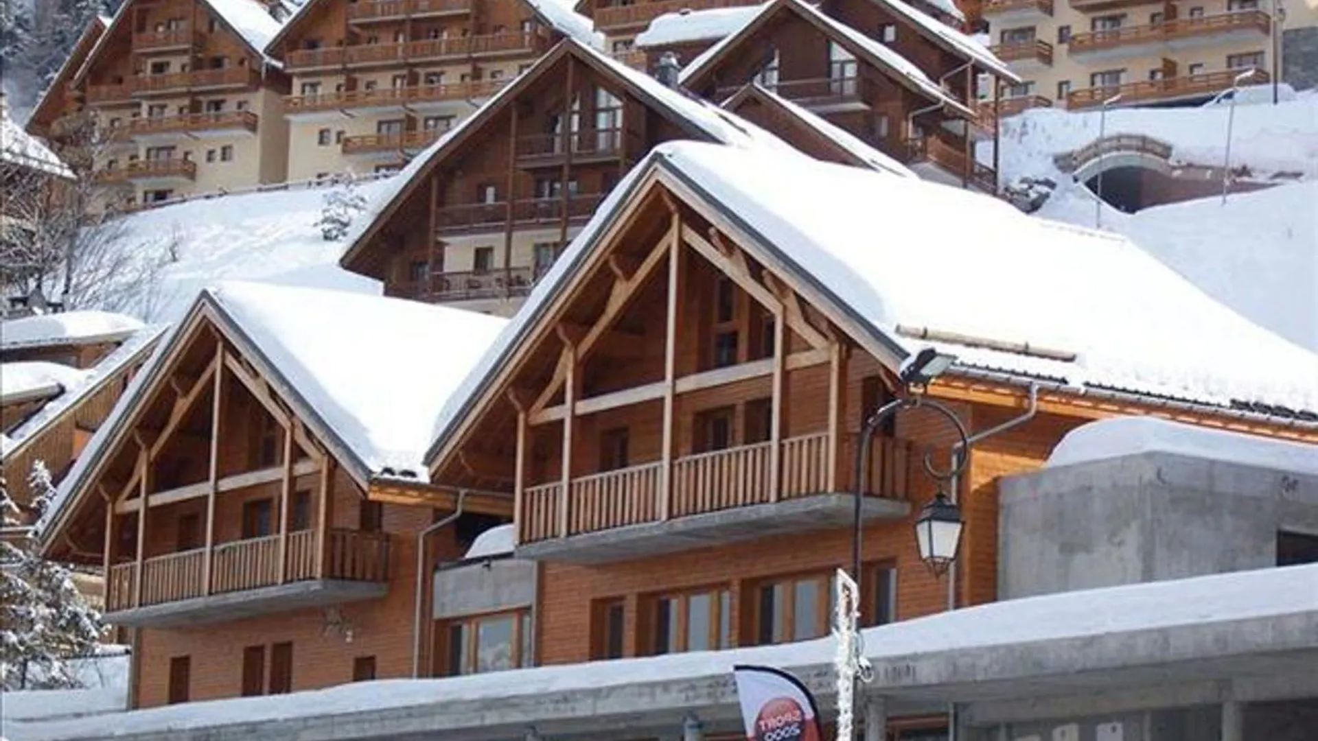 Charmant 4 Pieces Pour 8 Pers. Avec Terrasse, Proche Telecabine A Valloire - Fr-1-263-212 0*,  France