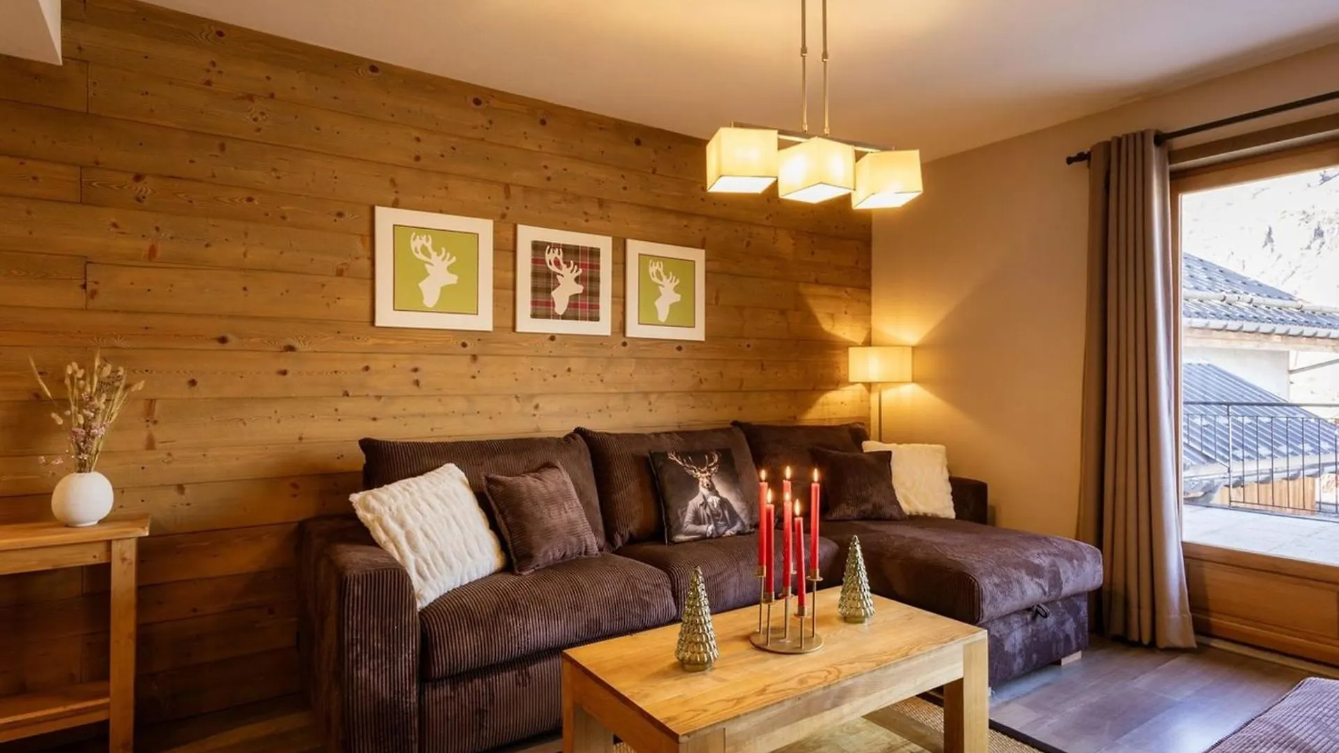 Charmant 4 Pieces Pour 8 Pers. Avec Terrasse, Proche Telecabine A Valloire - Fr-1-263-212 contacts